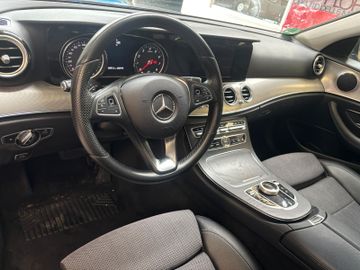 Mercedes E 200 - 12