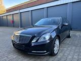 Mercedes-Benz E 220 Elegance / 1 Hand / Scheckheft / Navi / - Mercedes-Benz E 220 in Bochum