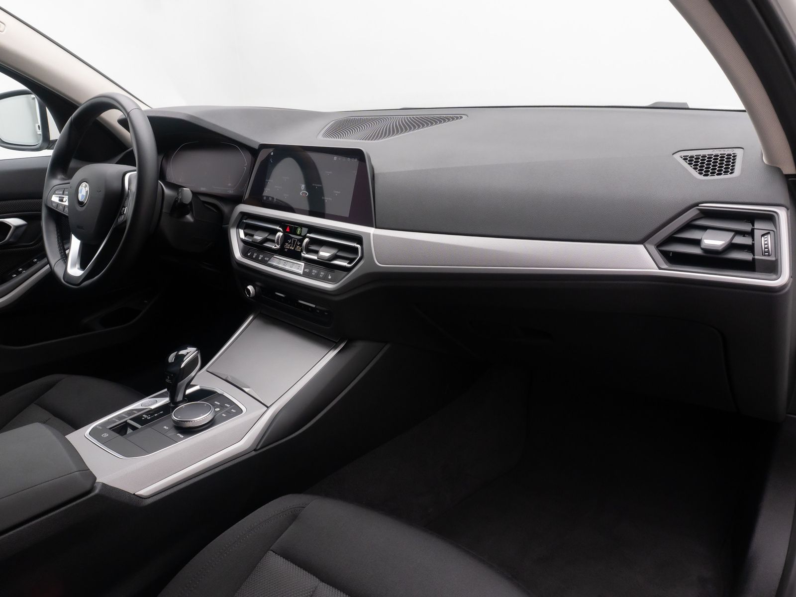 Fahrzeugabbildung BMW 320d HUD DAB Laser PDC DrivAssist Komfort Alarm