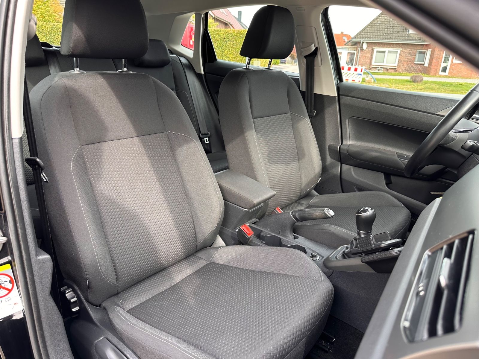 Fahrzeugabbildung Volkswagen Polo 1.0 TSI Comfortline APP/SHZG/GJR/PDC