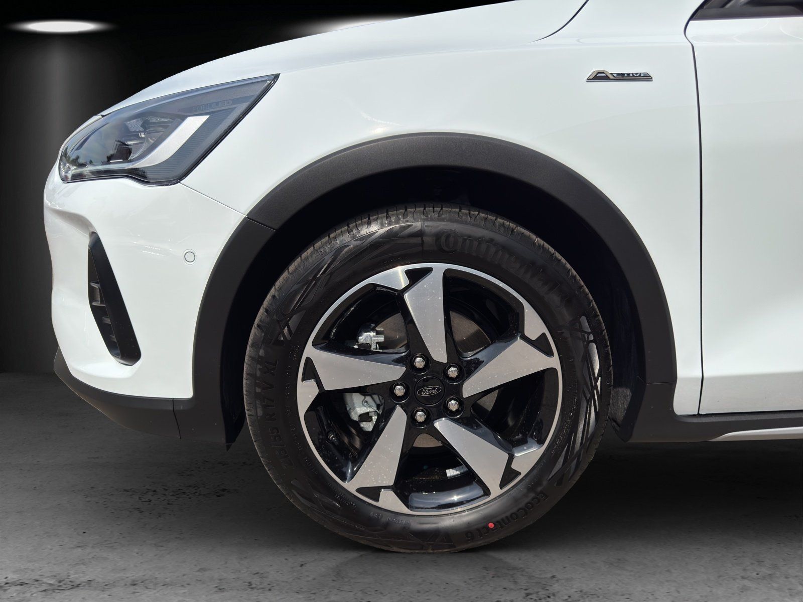 Fahrzeugabbildung Ford Focus Turnier Active WINTER/EASY-PARK/FAHRERASII