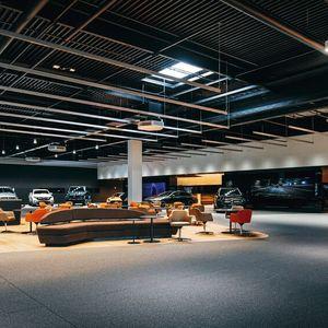 showroom-image-top