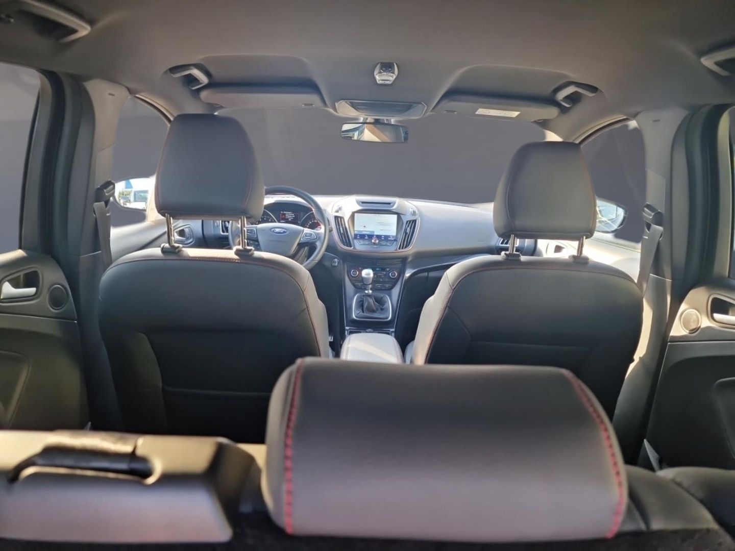 Fahrzeugabbildung Ford Kuga ST-Line, AHK, Xenon,Navi,Winterpaket