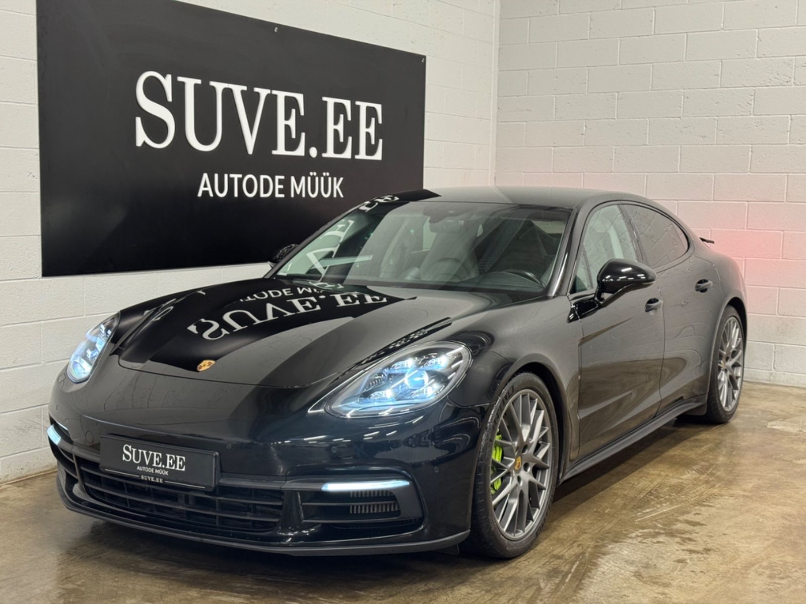 PORSCHE Panamera