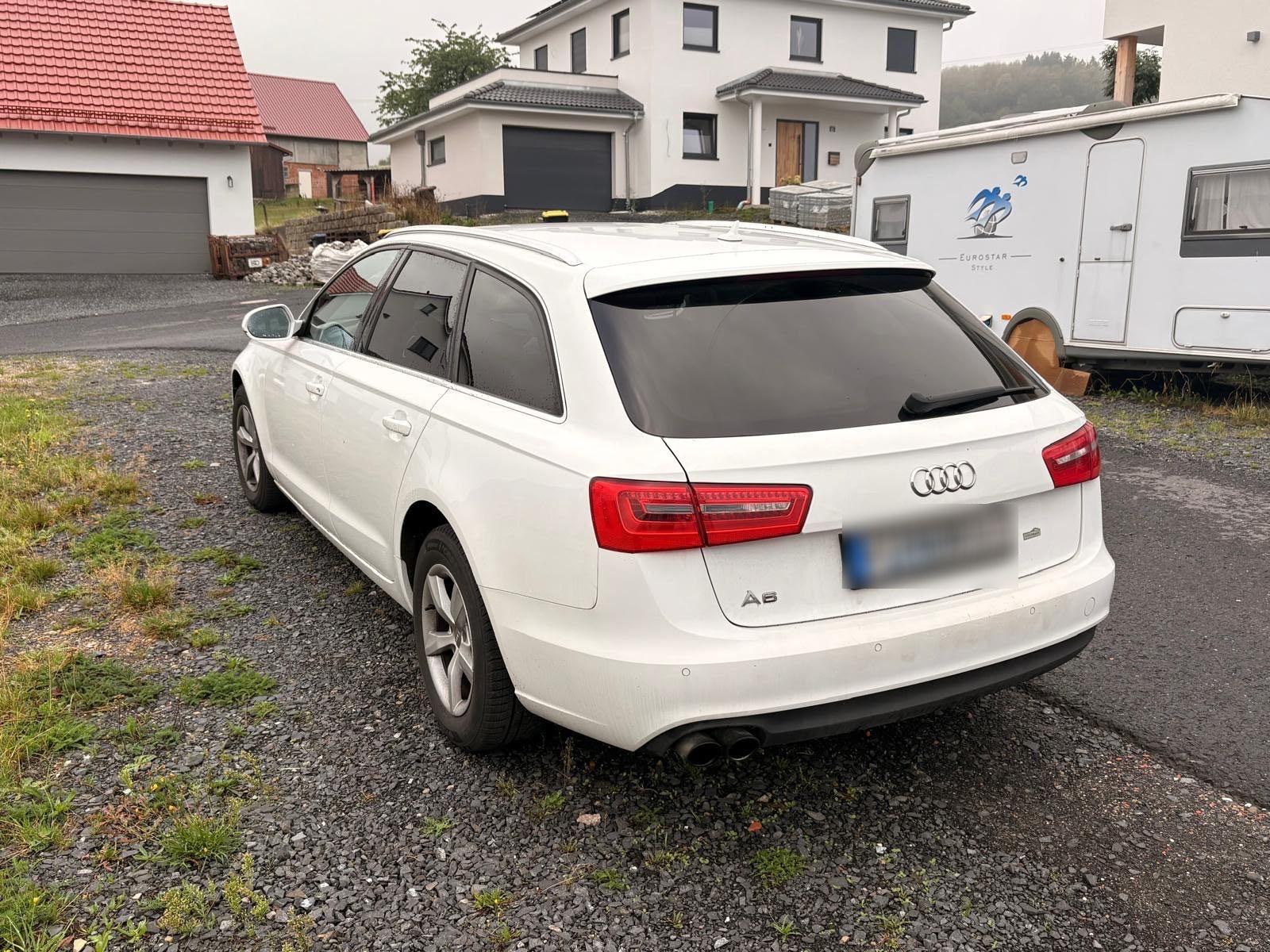 Audi A6 2012 — салон