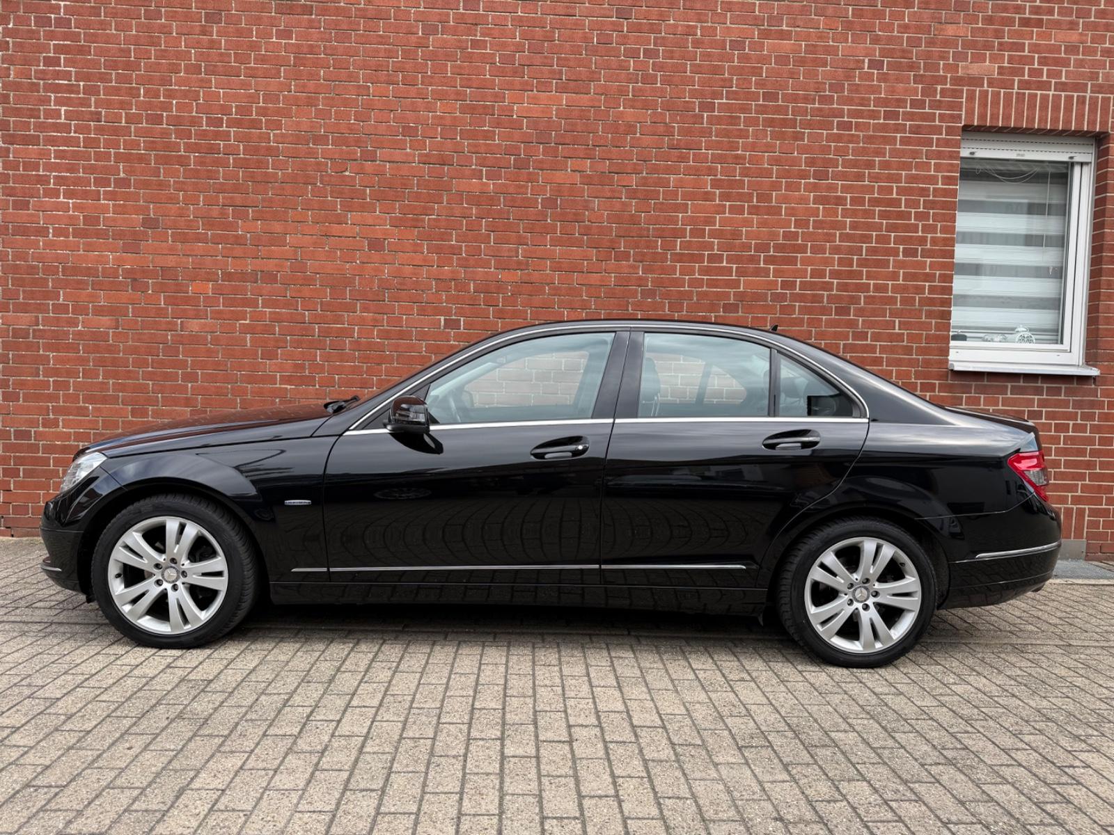 Mercedes-Benz C180 Limousine"Avantgarde"Aut."Panorama"LED