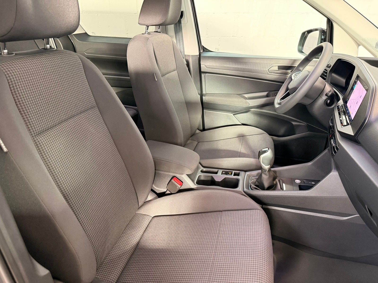 Fahrzeugabbildung Volkswagen Caddy Basis  1,5 TSI +Keyless+Kamera +Navigation