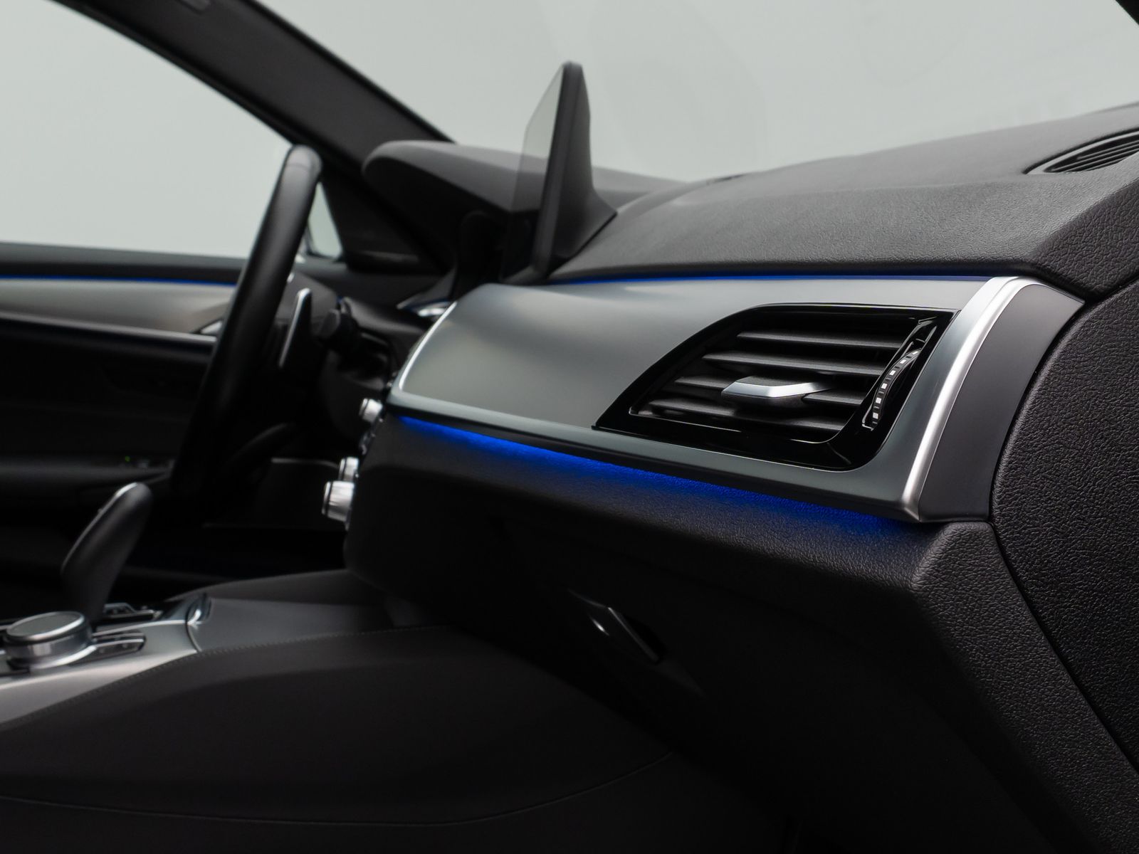Fahrzeugabbildung BMW 530d xD M Sport Laser Kamera HUD DAB H/K Komfort