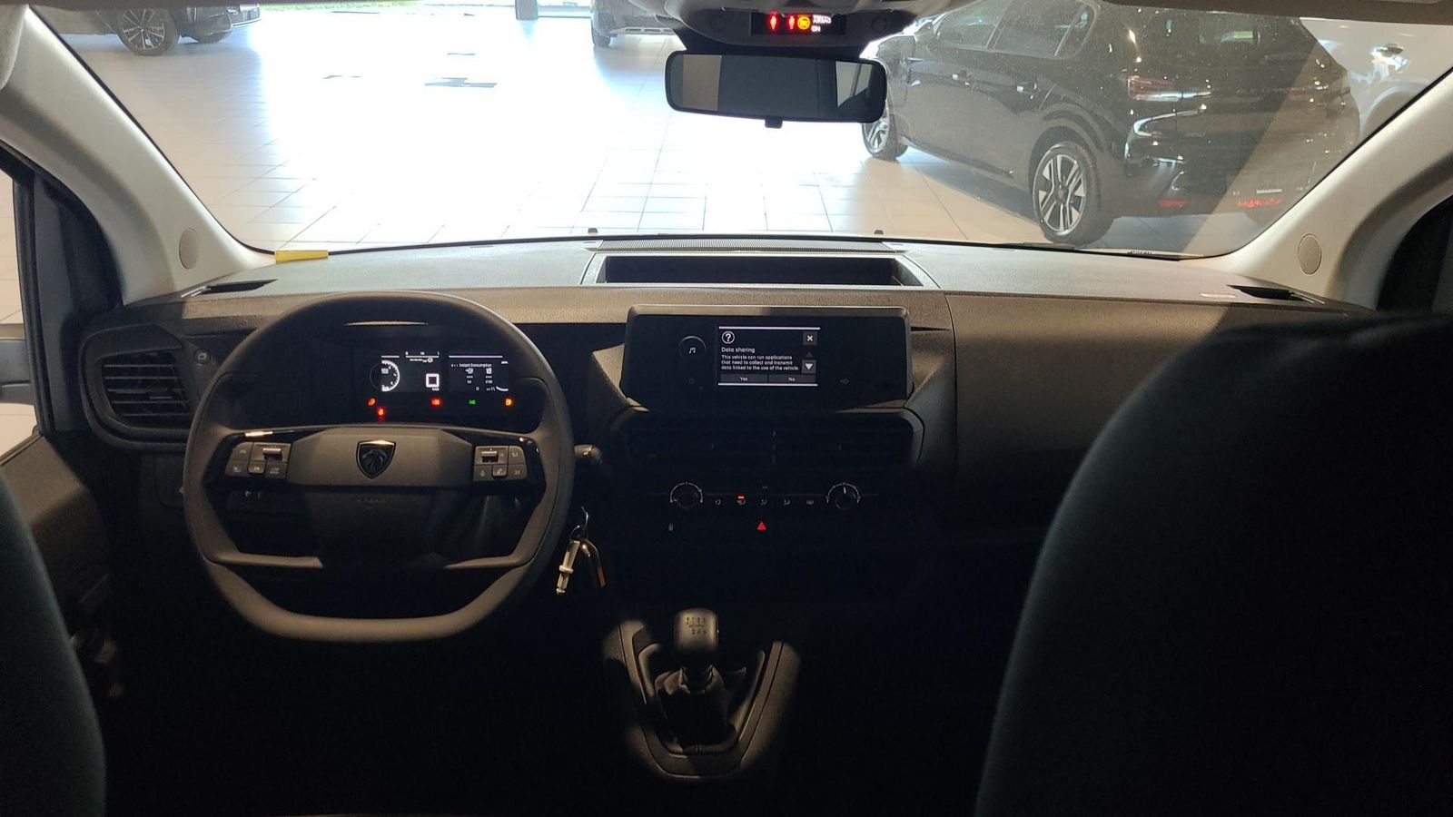 Fahrzeugabbildung Peugeot Expert  DoKa L 144 PS BlueHDi MT