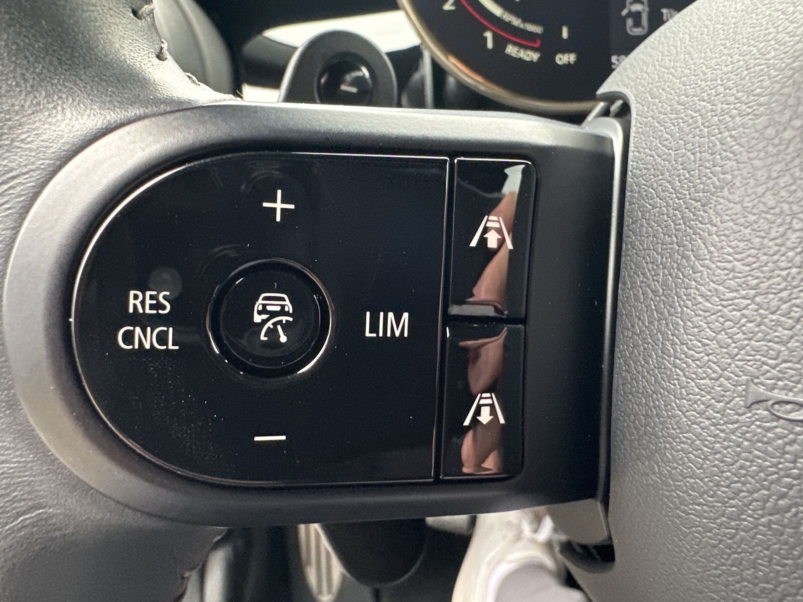 Fahrzeugabbildung MINI John Cooper Works Cabrio NAV+LED+ACC+H&K+18ZO+KA