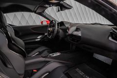 SF90 SPIDER RED / BLACK CARBON RACING SEATS LIFT