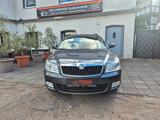 Skoda Octavia Combi Elegance 1.8 TFSi*Xenon-Navi-Leder - Skoda Octavia aus 2011: Kombi
