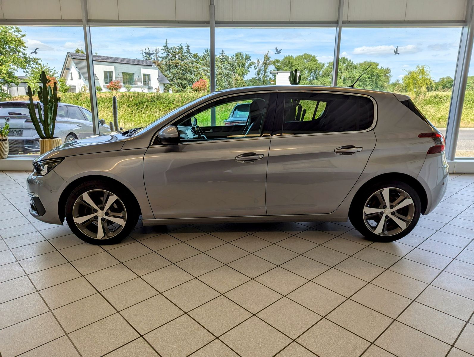 PEUGEOT 308 1.2 e-THP Allure Full-LED-Paket Kamera Navi+ - Image 4