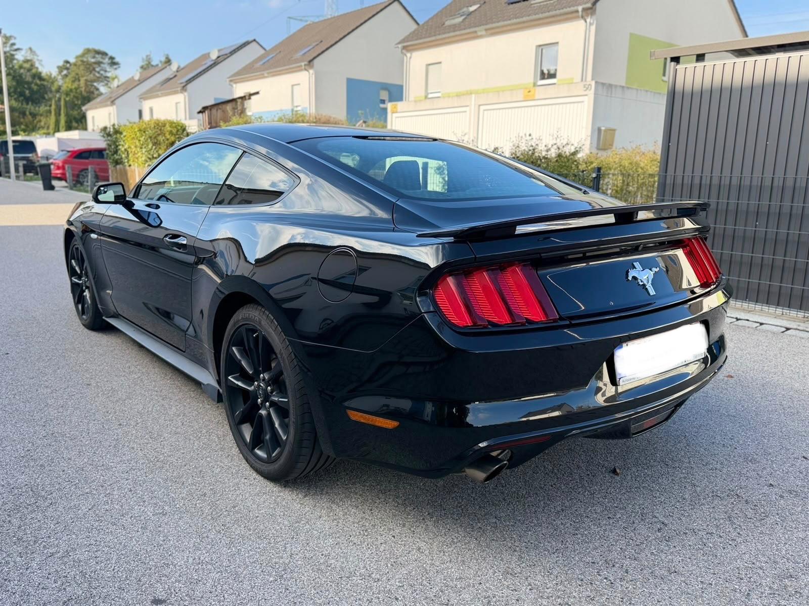 Ford Mustang Fastback 2.3 EcoBoost 310 ch – BVA – Cuir – Caméra – 88 000 km