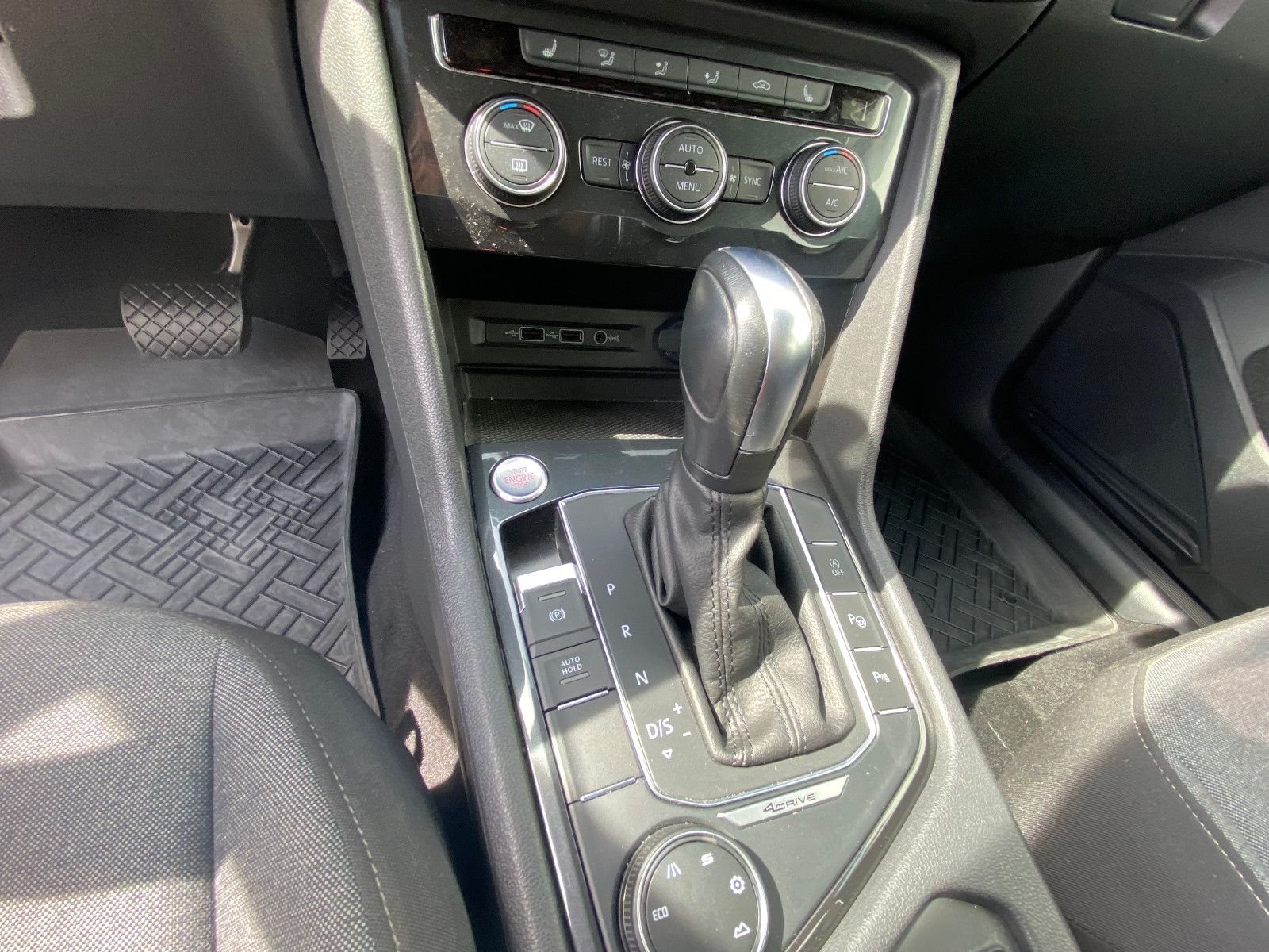 Fahrzeugabbildung SEAT Tarraco 2,0 TDI Style 4Drive *AHZV *Panoramadach