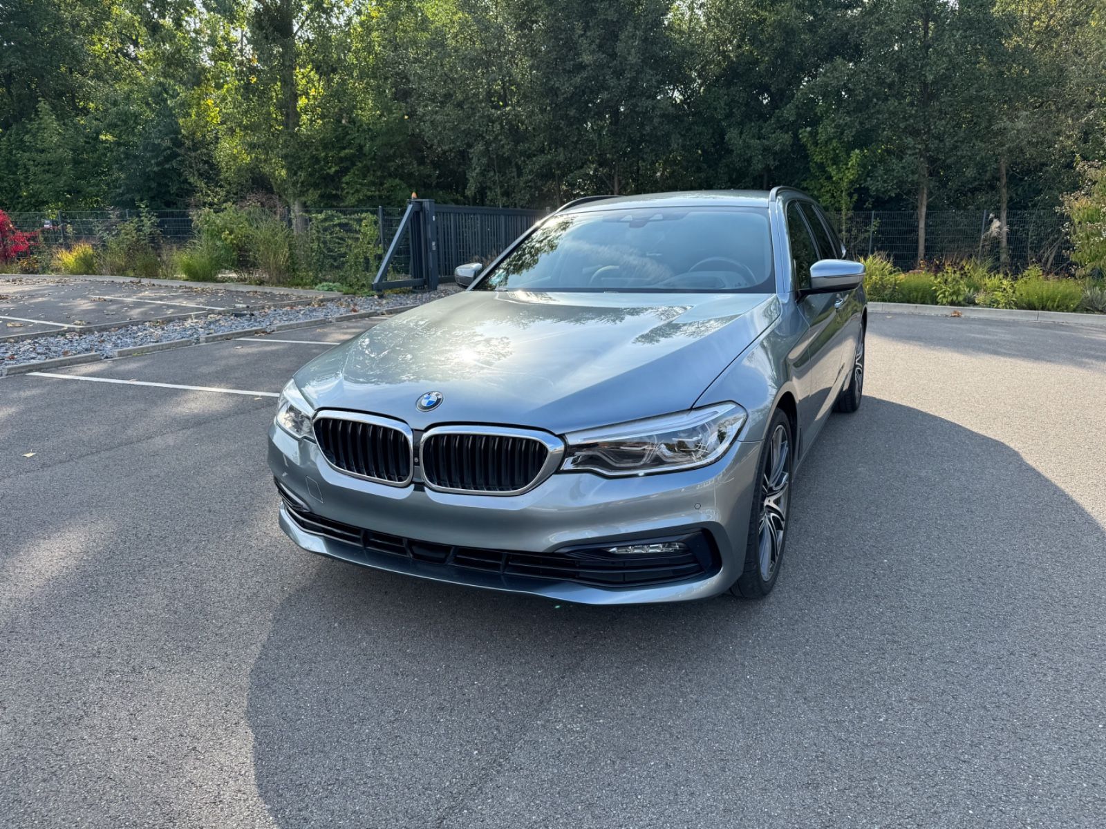 BMW 540i xDrive, Bluestone metallic, AHK, Harman Kar