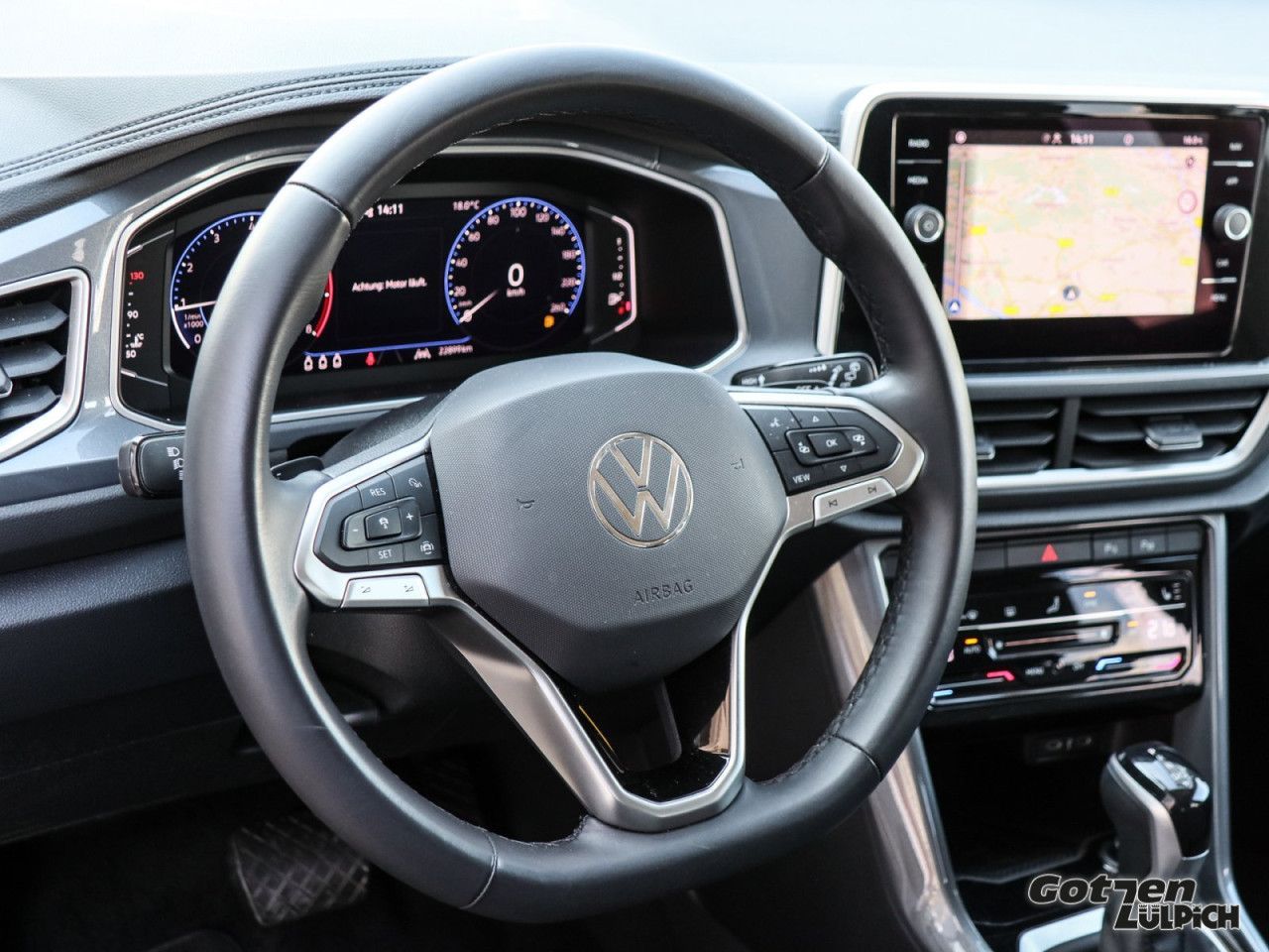 Fahrzeugabbildung Volkswagen T-Roc Style 1.5 TSI DSG Navi AHK LED PDC Klima