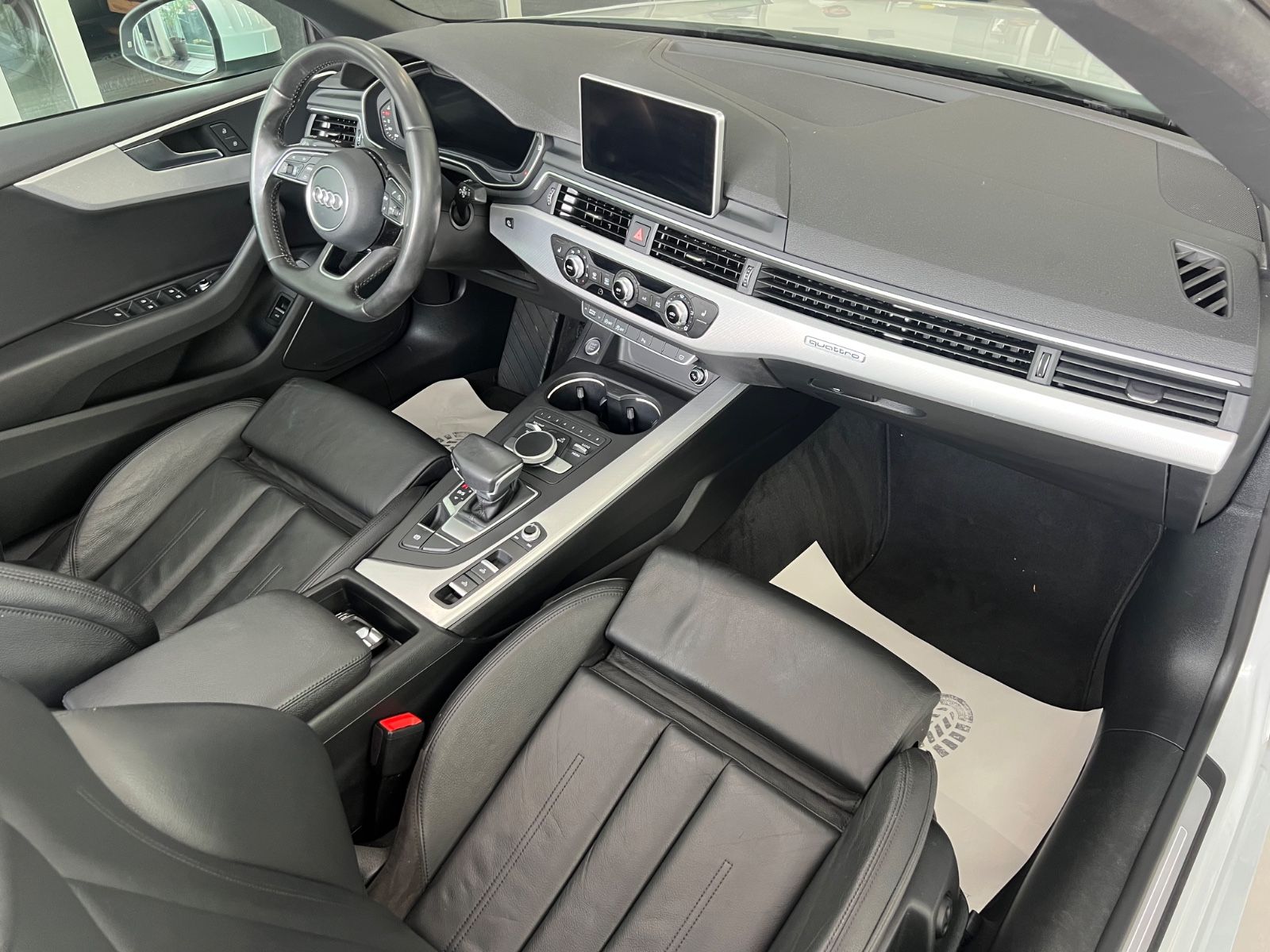 Fahrzeugabbildung Audi A5 Cabriolet 2.0 quattro sport S line