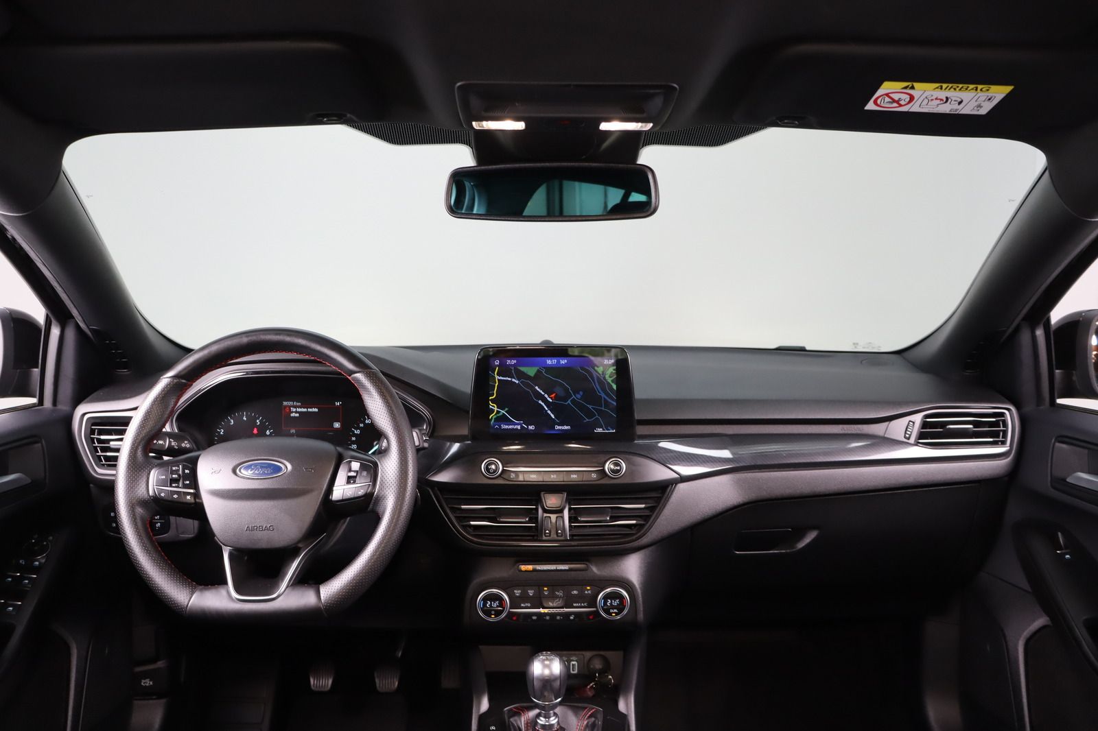 Fahrzeugabbildung Ford Focus St-Line * LED * Keyless * Navi * RFK