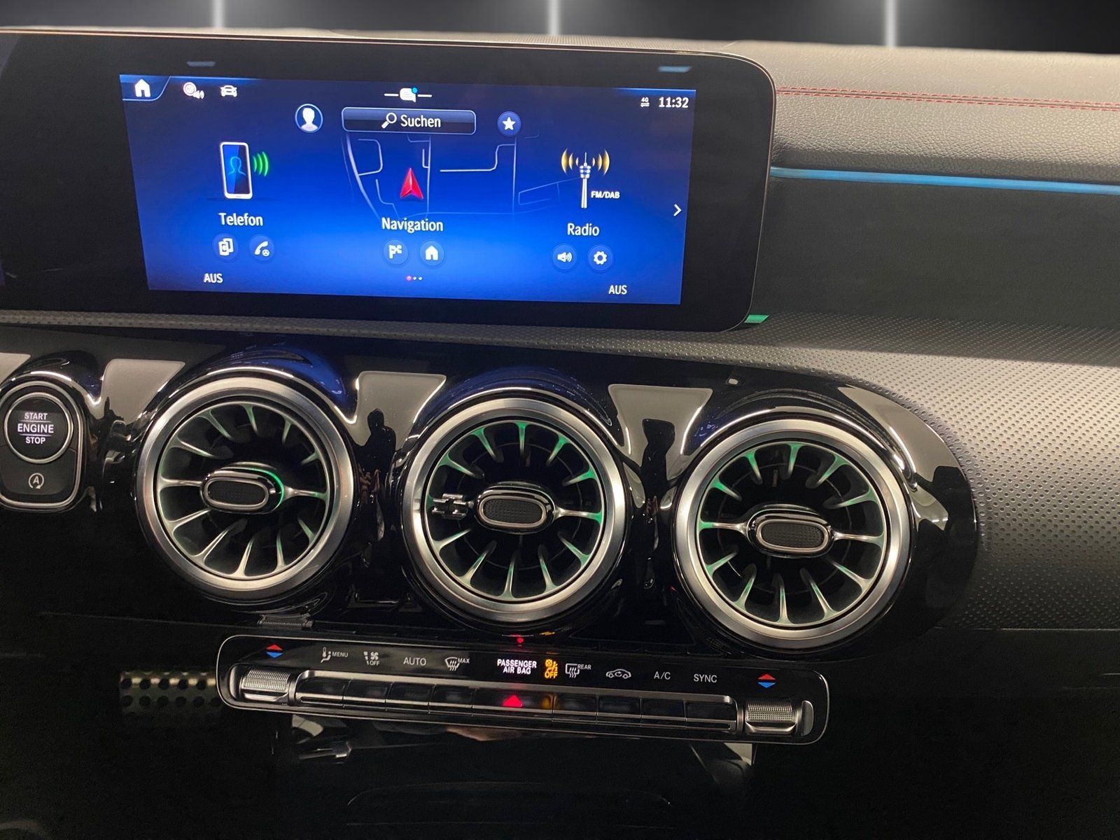Fahrzeugabbildung Mercedes-Benz CLA 200 AMG*Pano*Totwink*19"*Night*LED*CarPlay*