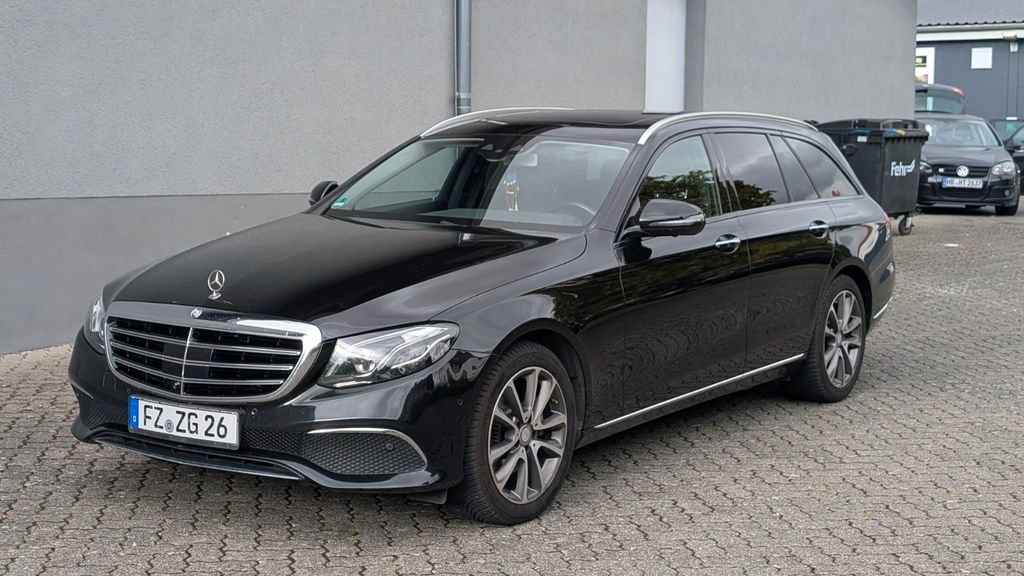 Image of Mercedes-Benz E 220