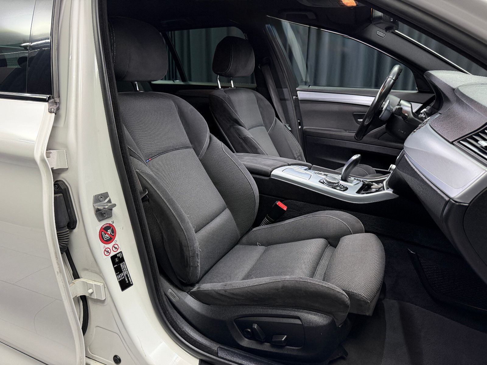 Fahrzeugabbildung BMW 520 d Touring|M-Paket|HIFI|PDC|Komfortzugang