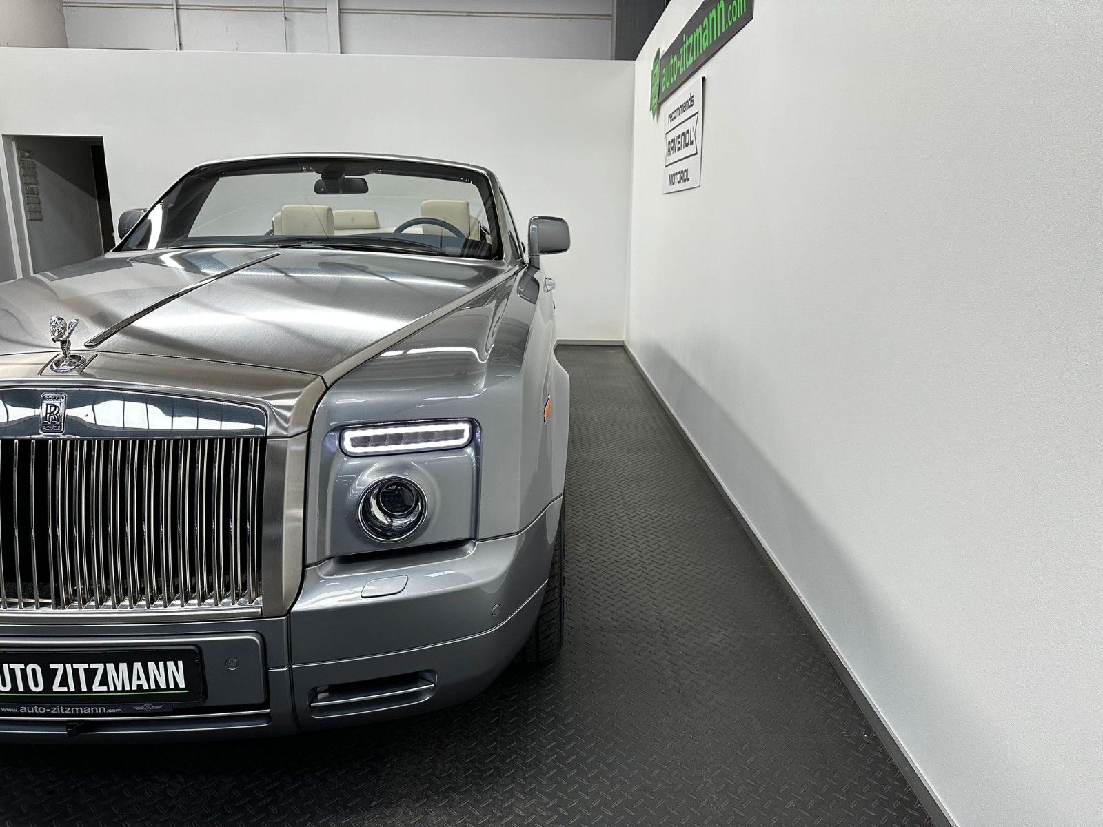 Fahrzeugabbildung Rolls-Royce Phantom Drophead/TEAK-DECK/KAMERA/WENIG KM/TOP