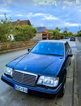 Mercedes-Benz E 300 4MATIC  - Mercedes-Benz 300: 300e