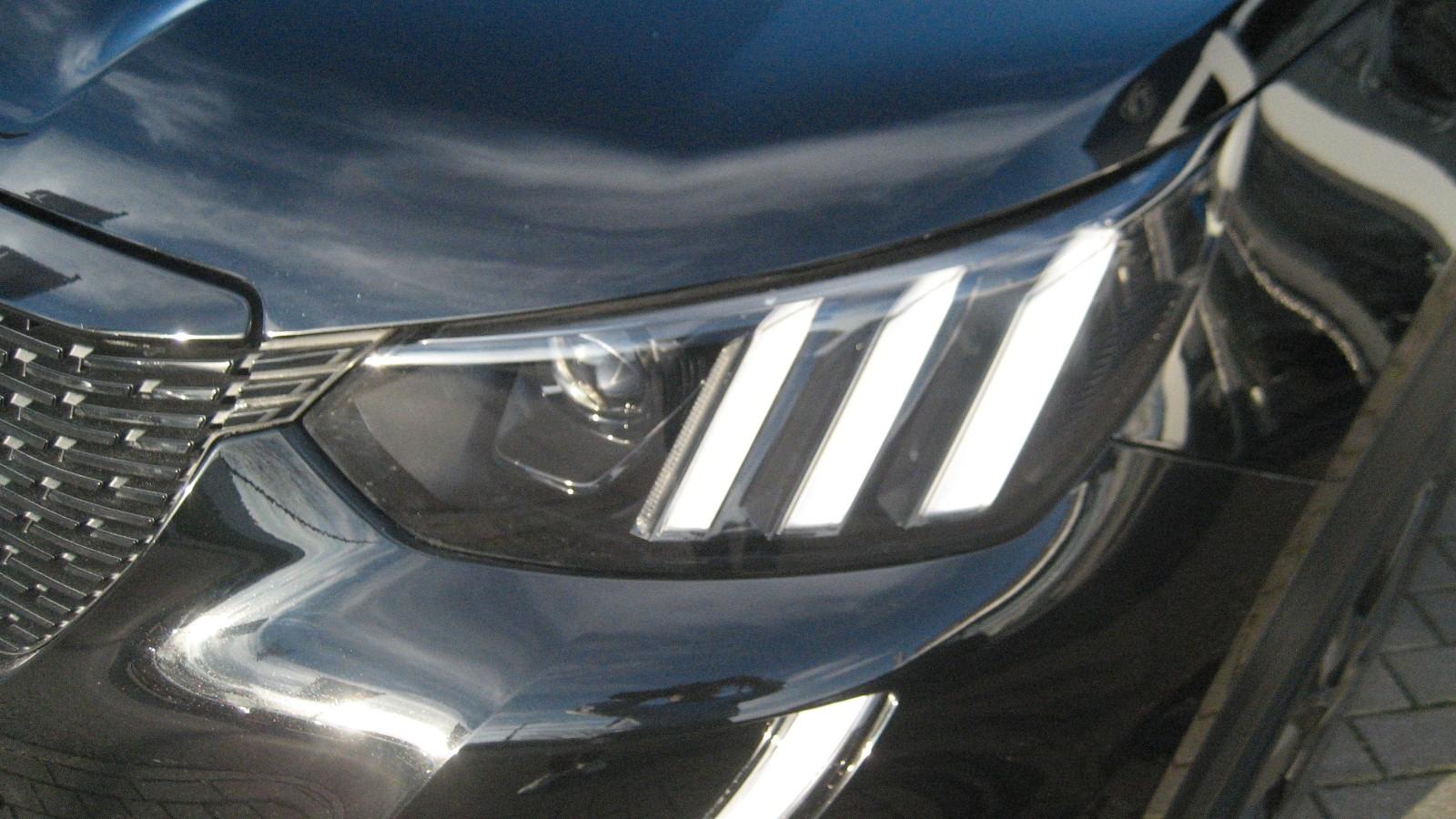 Peugeot 2008 GT Pack ELEKTRO/NAVI / LED / Sitzheizung
