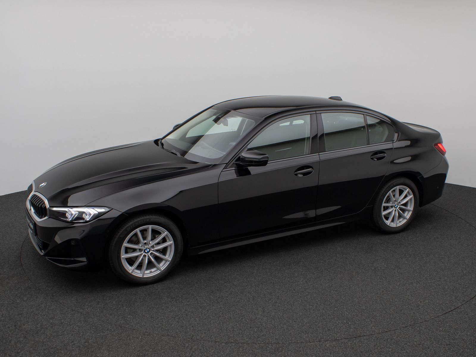 Fahrzeugabbildung BMW 318i Kamera Widscreen DAB Alarm Sportlenkrad LED