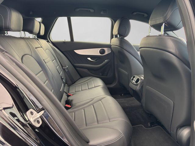 Fahrzeugabbildung Mercedes-Benz C 180 T AMG Sportfahrwerk+LED+CarPlay+Leder+DAB