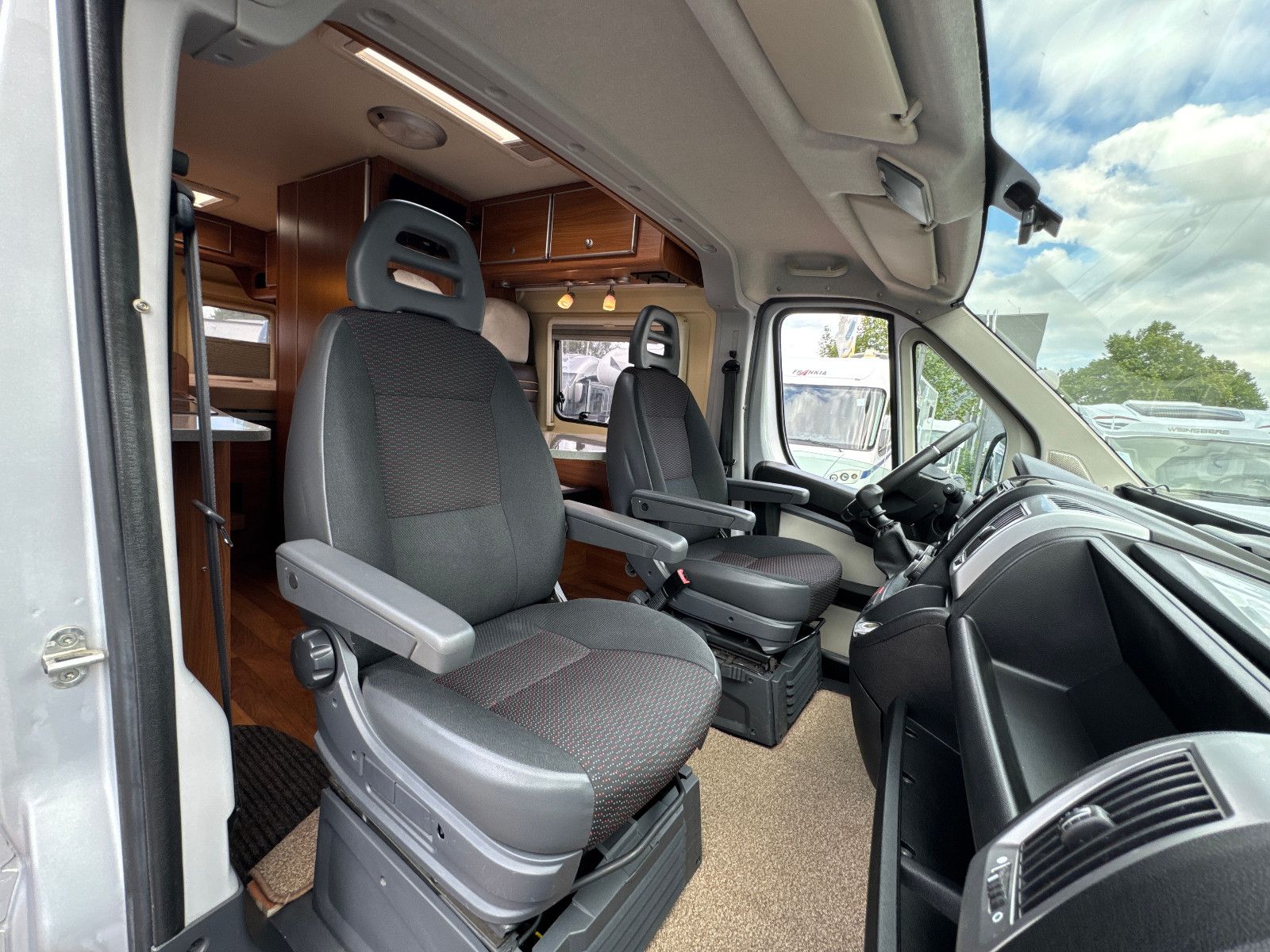 Fahrzeugabbildung Globecar GLOBESCOUT 600 TV SAT AHK NAVI KAMERA INVERTER