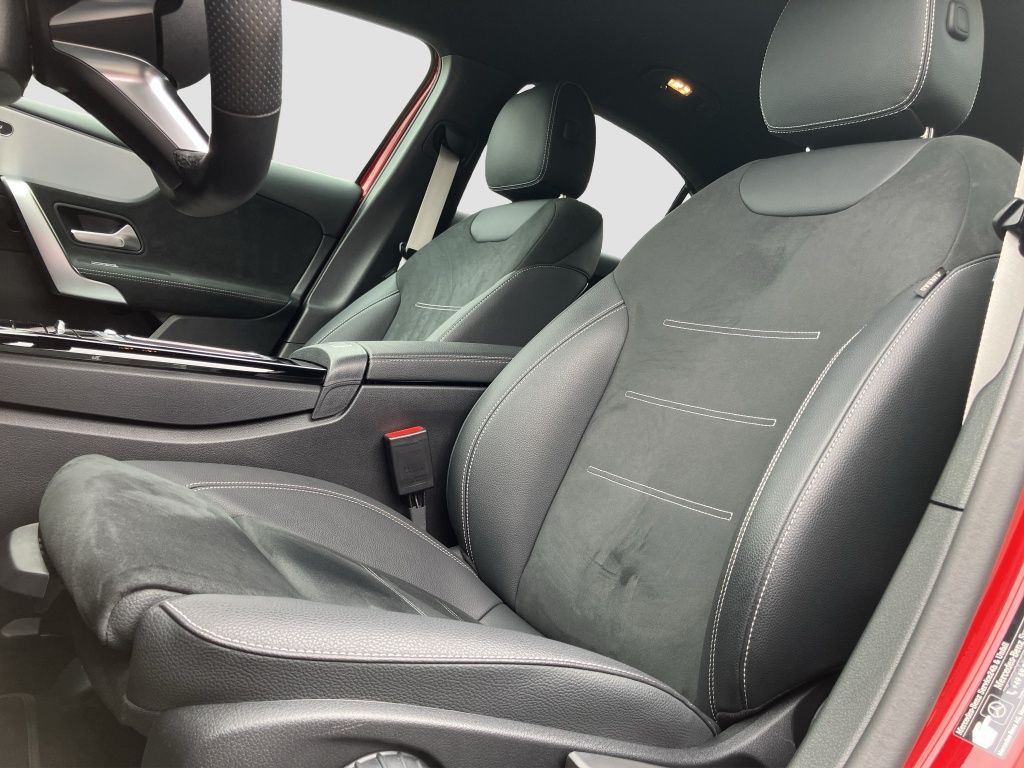 Fahrzeugabbildung Mercedes-Benz A 200 Limousine AMG*NIGHT*DISTR*STANDH*AHK*KEYL