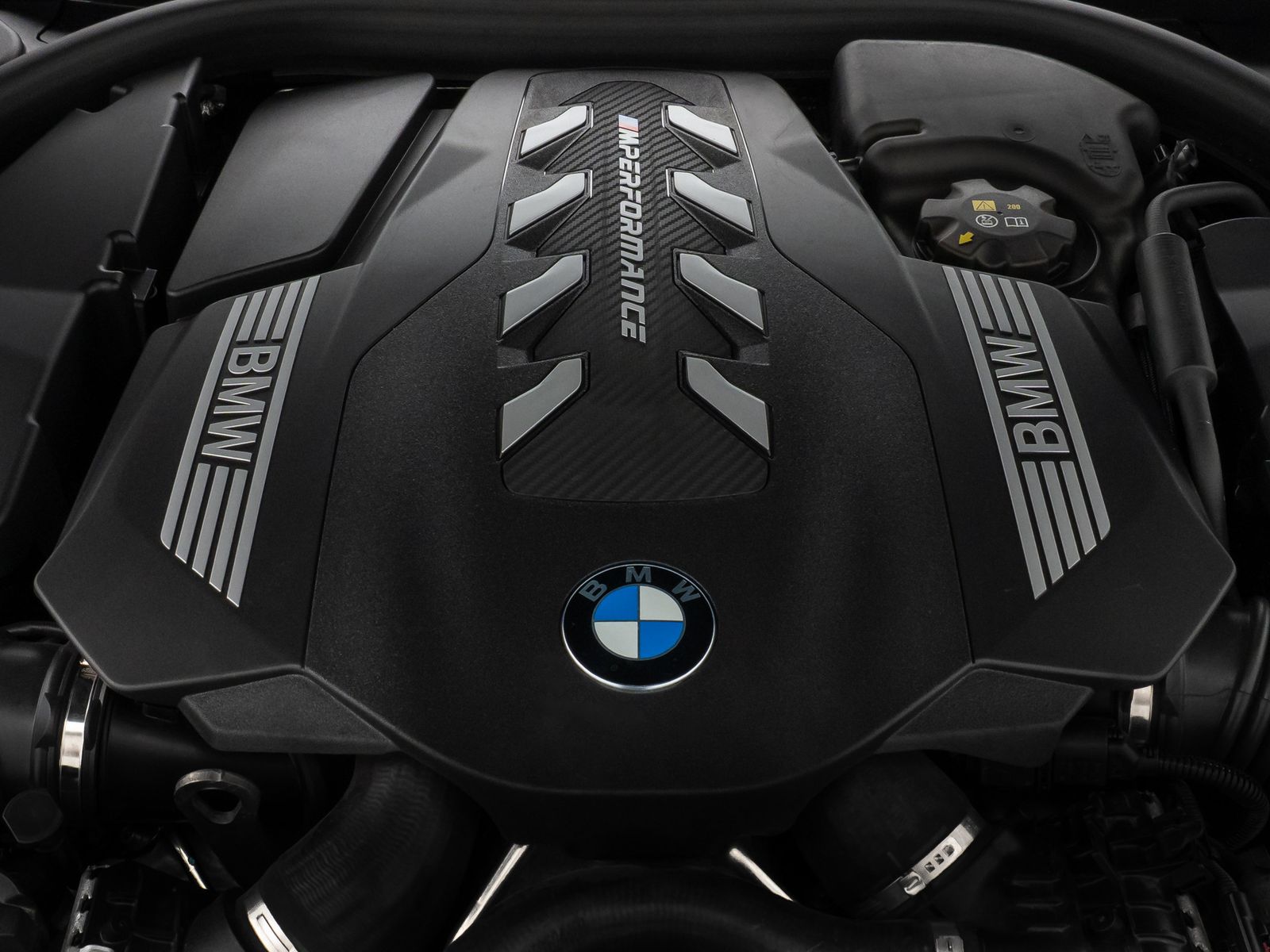Fahrzeugabbildung BMW M550i xD Kamera Laser HUD DAB H/K 4xKlima Komfor