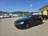 Volvo V60 Kombi Momentum*8-fach Bereift*AHK* - Volvo Gebrauchtwagen von 2011