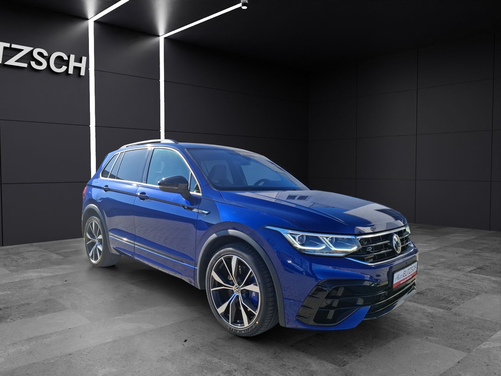 Fahrzeugabbildung Volkswagen Tiguan R DSG 4M Matrix AHK Navi AID ACC RFK SH 2