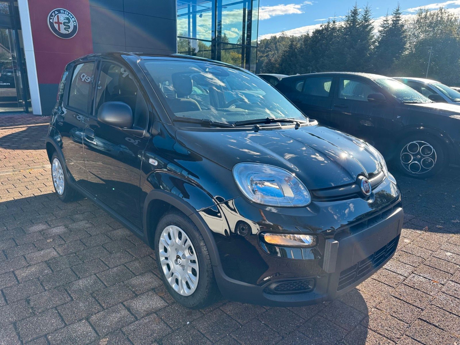 Fahrzeugabbildung Fiat Panda Pandina MY24 Hybrid 1.0 GSE 51kw (70PS)