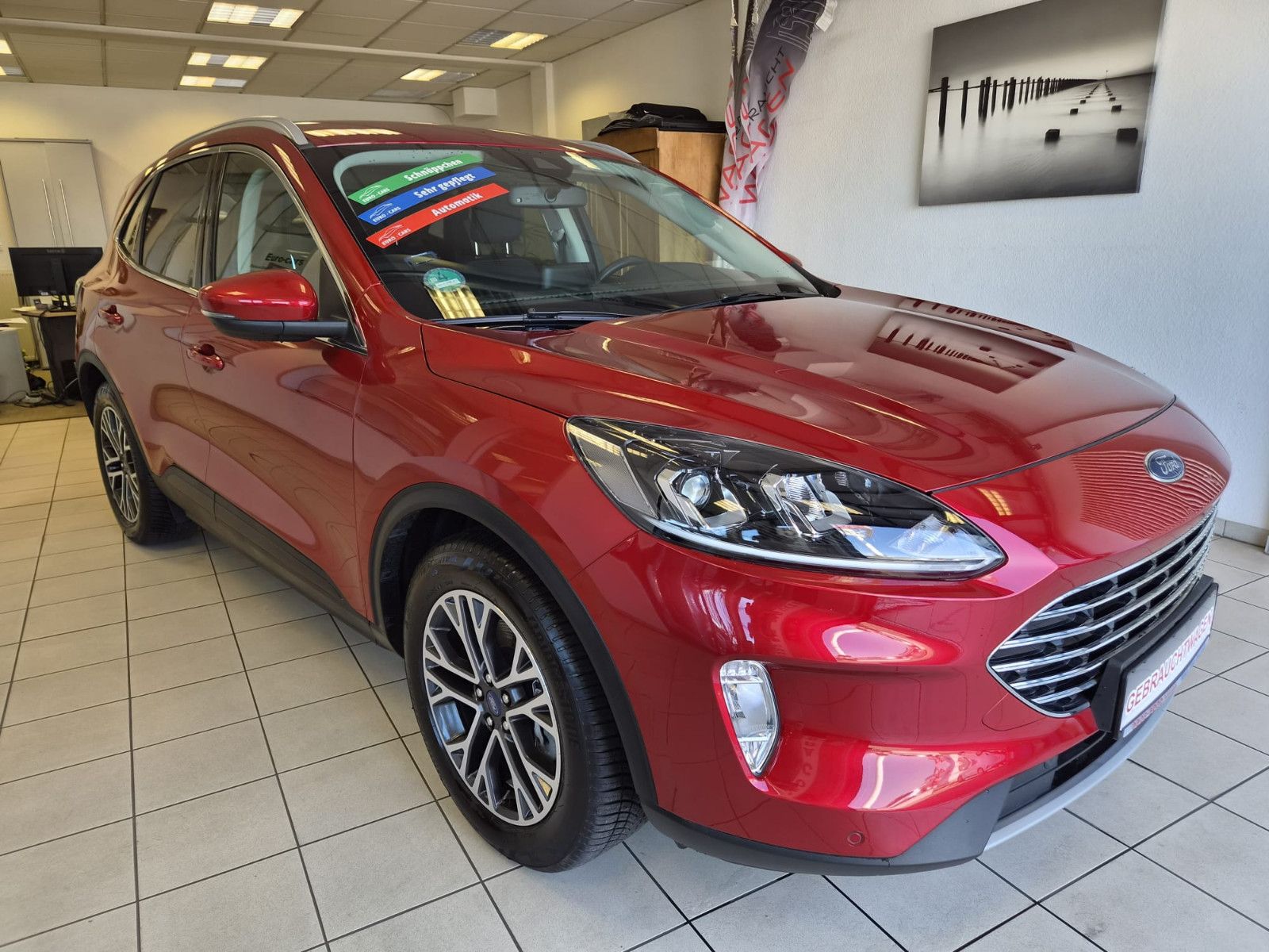 Fahrzeugabbildung Ford Kuga Plug-In Hybrid Titanium / SCHECKHEFT