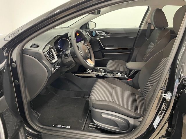 Fahrzeugabbildung Kia Ceed Ultimate Edition Kamera SpurwechselASS Navi