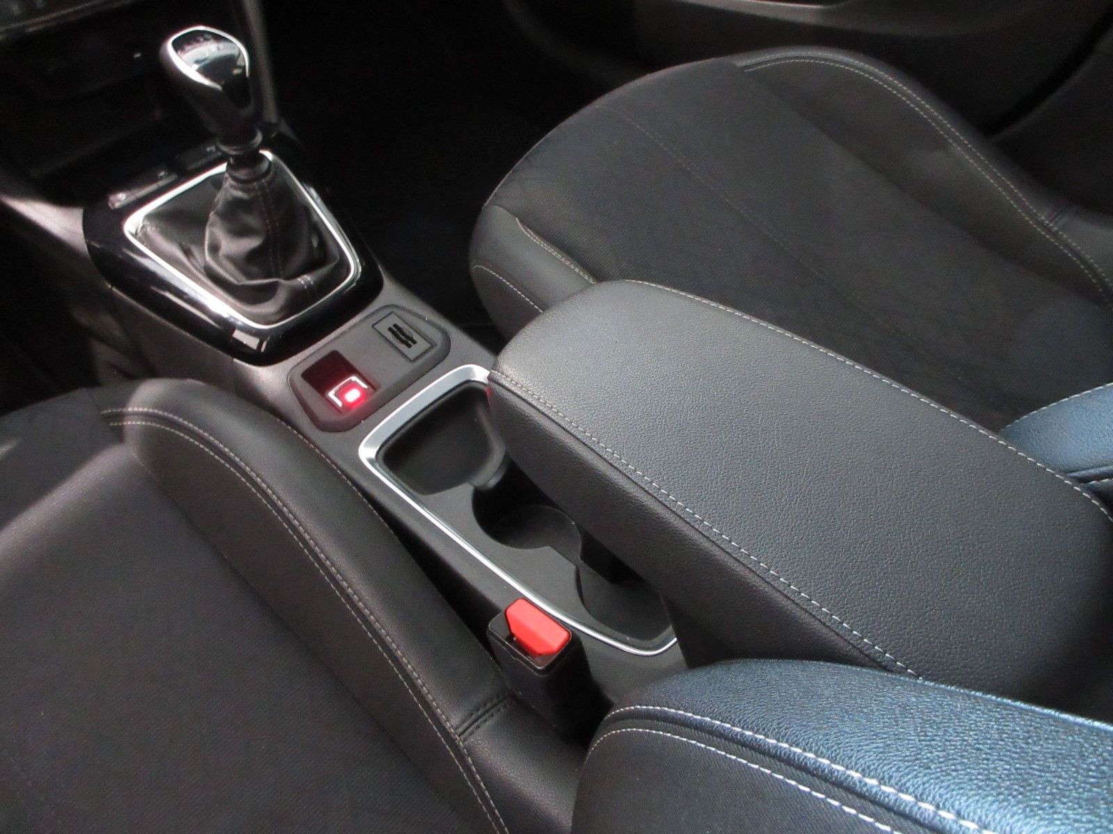 Fahrzeugabbildung Opel Corsa F Elegance 1.2T LED/NAVI/PDC/VIRTUAL/ALU
