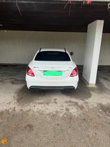 Mercedes-Benz C 63 AMG mit Garantie bei Mercedes ohne OPF - gebrauchte Mercedes-Benz C 63 AMG aus dem Jahr 2017