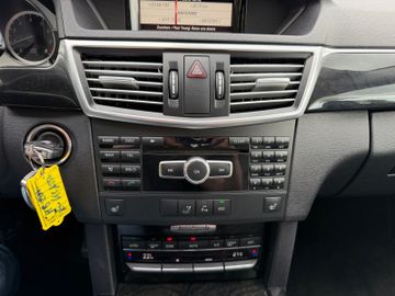 Mercedes E 200 - 12