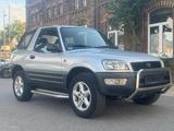 Toyota RAV 4 2.0 4x4 Special erste Hand Tüv Neu - Toyota aus 1998: Rav