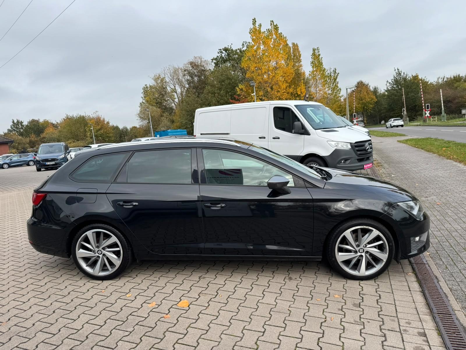 Seat Leon 2014 — interior