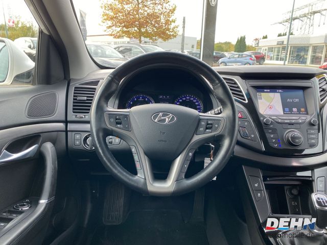 Hyundai i40cw 1.6 blue GDi Trend Navi PDC Kamera SHZ