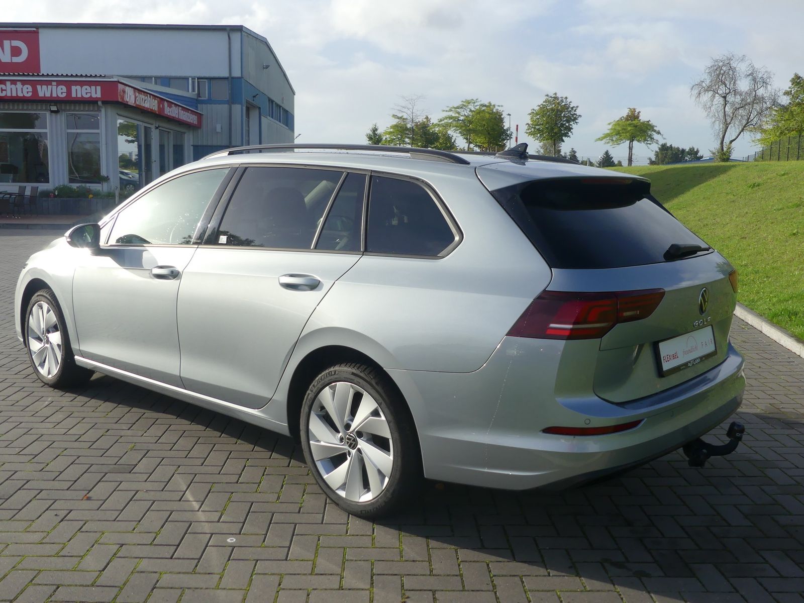 Volkswagen Golf VIII Variant 1.5 LED Allwetter ACC AHK Navi imagem 3