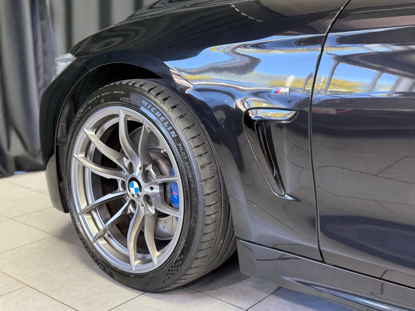 Fahrzeugabbildung BMW 435 i Coupe|SCHALTER|M-Performance|HIFI|LEDER