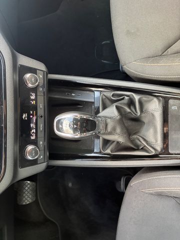 Fahrzeugabbildung Skoda Kamiq 1,5 TSI >AUT/NAV/LED/PDC/SHZ<