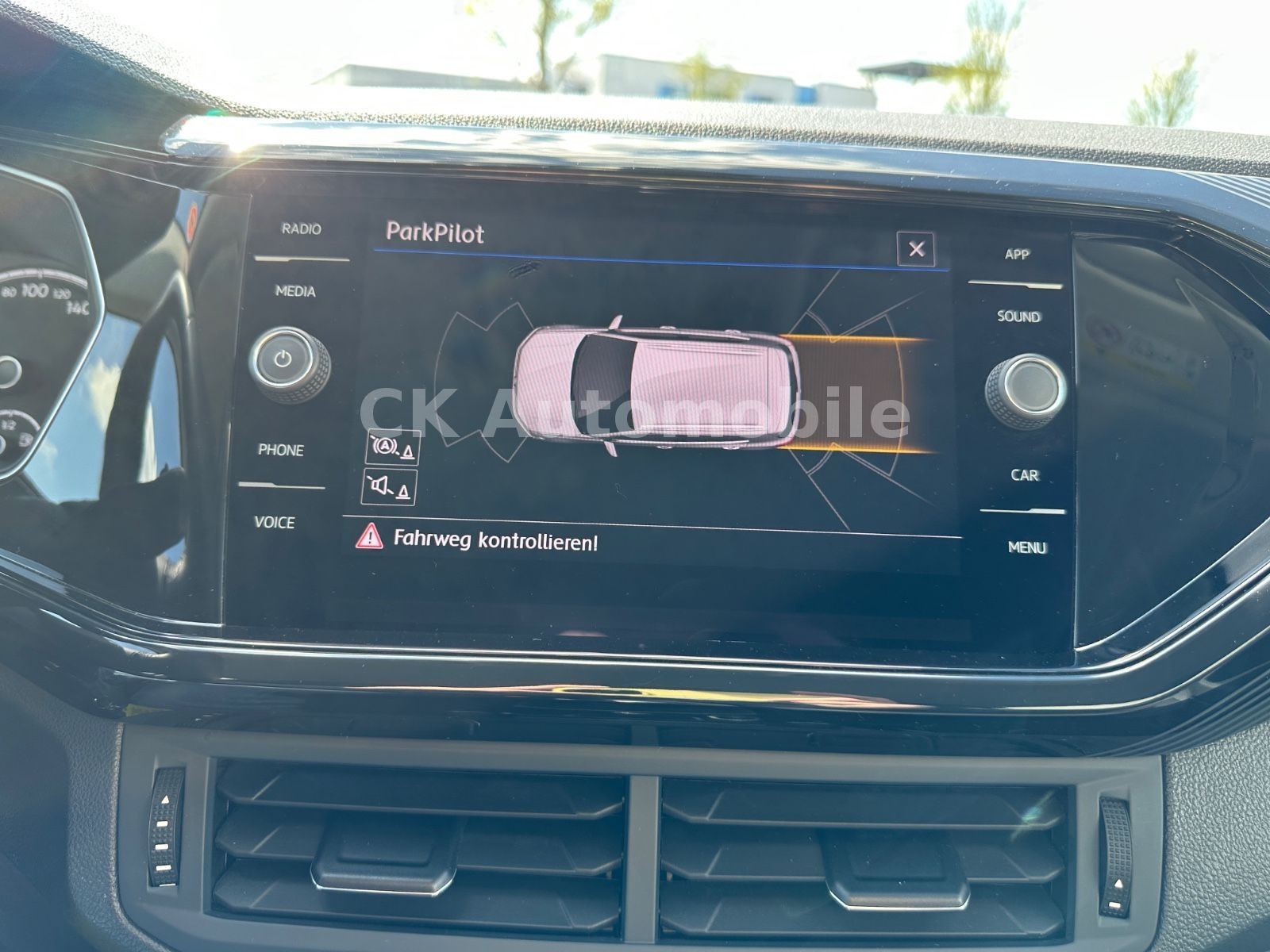 Fahrzeugabbildung Volkswagen T-Cross 1.0 TSI Style Highline DSG/LED/ACC/PDC