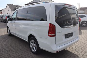 Mercedes V 220 - 9